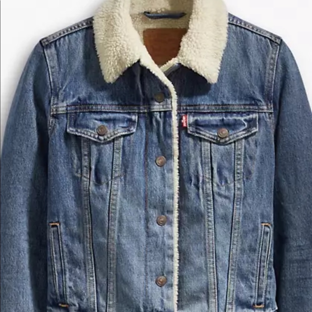 Size medium Levi’s original Sherpa trucker jacket